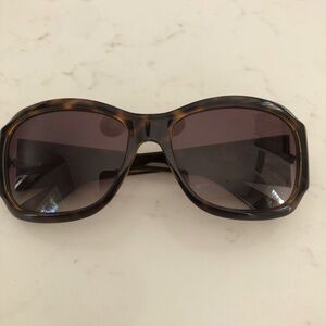 Gucci sunglasses Authentic for woman
